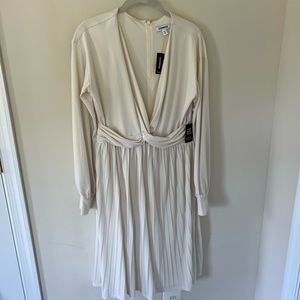 NWT Express white long sleeve dress